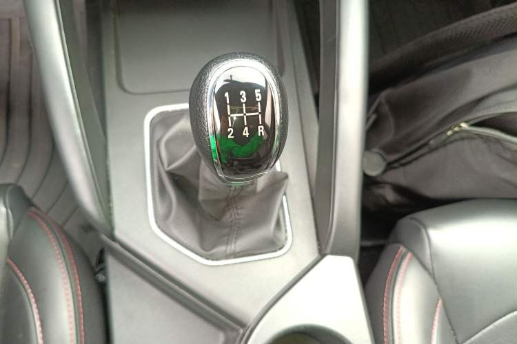 Used Dongfeng Fengon 500 2022 1.5L Manual Enjoyment Model Gear Lever