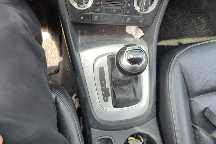 Used Audi Q3 2015 35 TFSI quattro Technology Edition Gear Lever