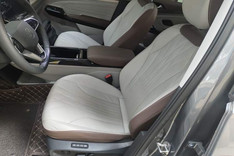 Used Volkswagen ID.6 X 2023 Ultra-Intelligent Long-Range Version