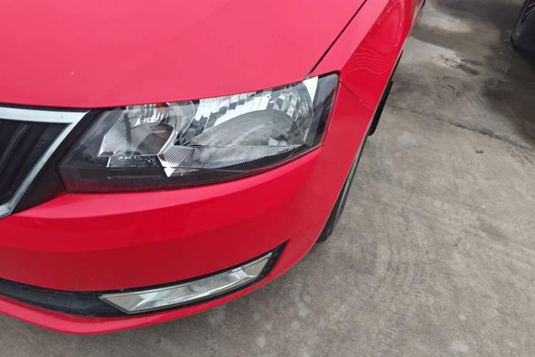 Used Skoda Rapid Spaceback 2016 Revised 1.6L Automatic Chuanxing Version Left Front Headlight