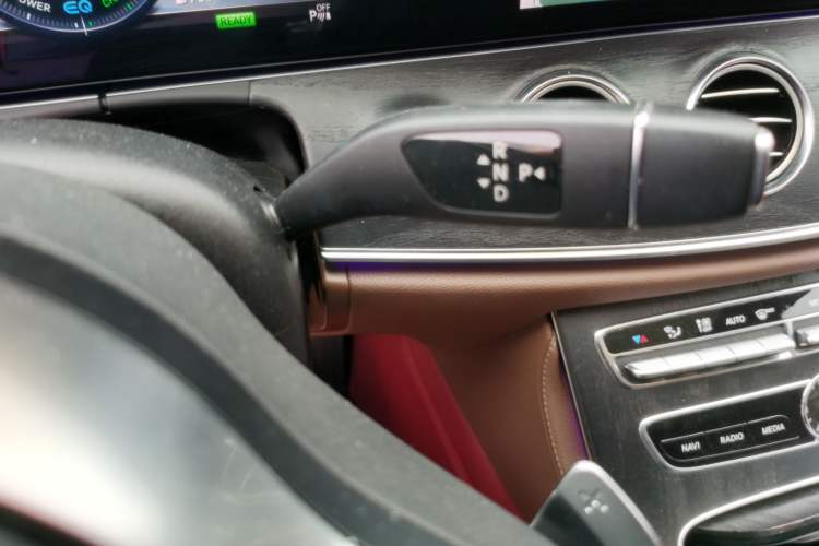 Used Mercedes-Benz E-Class 2019 E 260 L Sport Edition Gear Lever