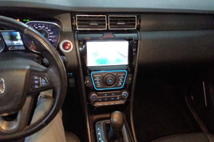 Used JMC Yusheng S330 2016 1.5L GTDi Automatic Two-Wheel Drive Prestige Edition Audio And AC Panel