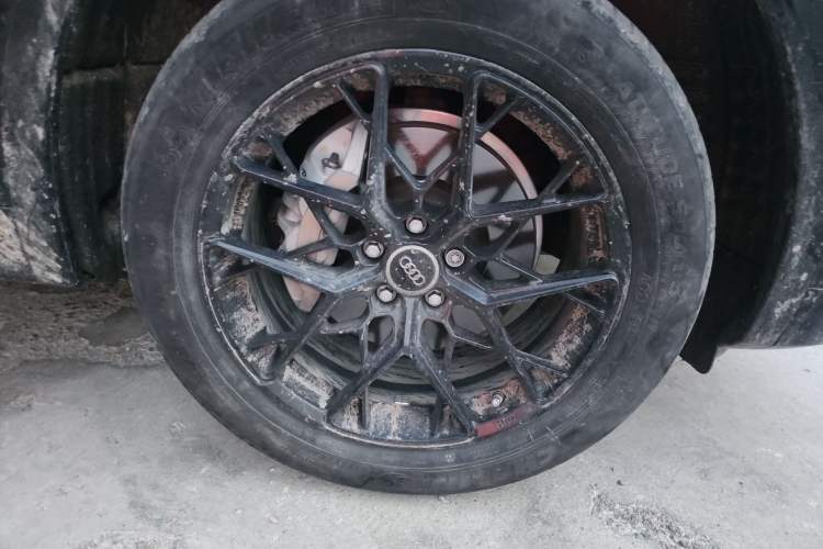 Used Audi Q5L 2022 40T Luxury Dynamic Model Right Front Wheel Hub