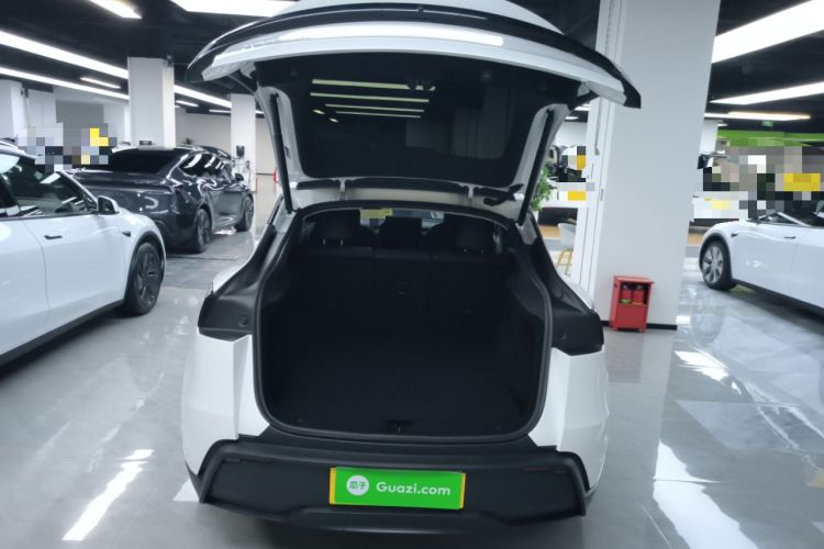 Used Tesla Model Y 2025 Long-Range All-Wheel-Drive Version