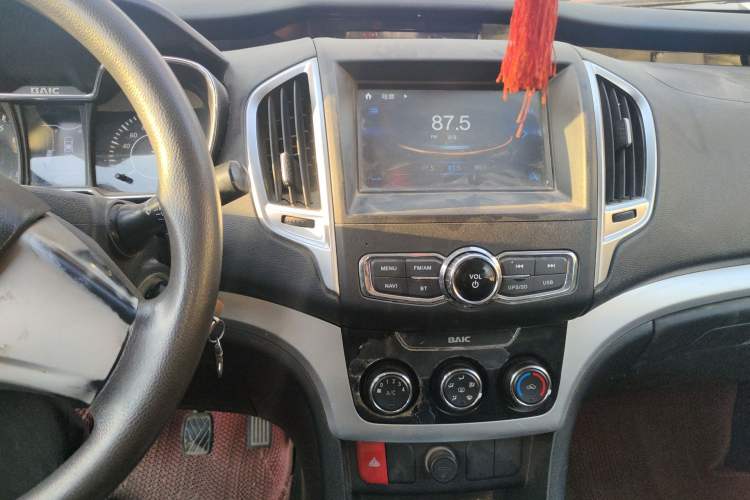 Used HYOSOW H3 2015 1.5L manual luxury version
