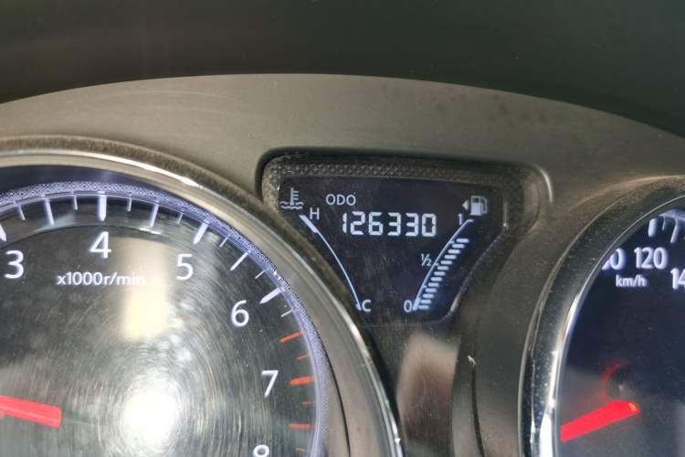 Used Nissan Sunny 2014 1.5XL Manual Deluxe Edition Odometer Close Up