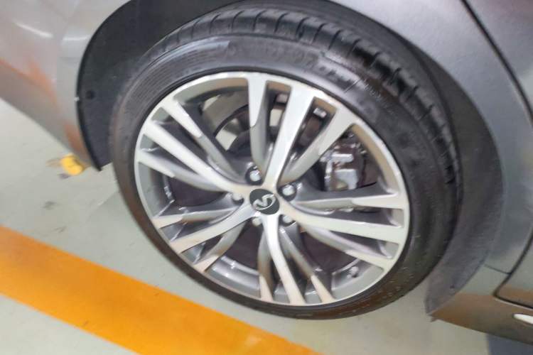 Used Infiniti Q50L 2022 2.0T Enjoyment Edition Right Rear Wheel Hub