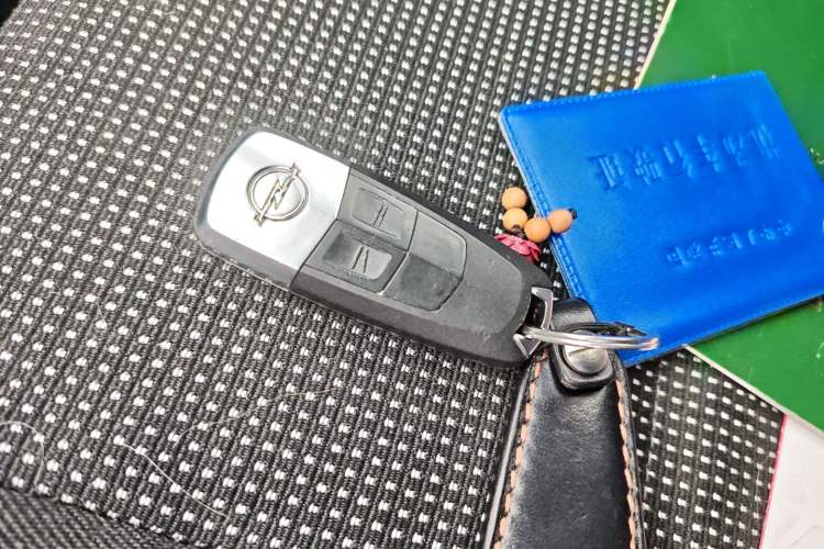 Used Opel Astra 2010 1.8 GTC Panoramic Windshield Edition