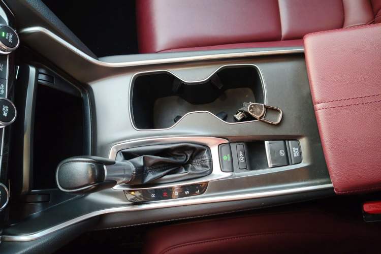 Used Honda Accord 2022 260TURBO Phantom Night · Prestige Edition Gear Lever