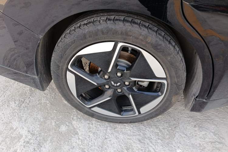 Used Wuling Xingguang 2024 Co-Creation Edition 510 Advanced Model Right Rear Wheel Hub