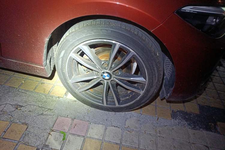 Used BMW 2 Series 2018 220i Sport Design Package Right Front Wheel Hub