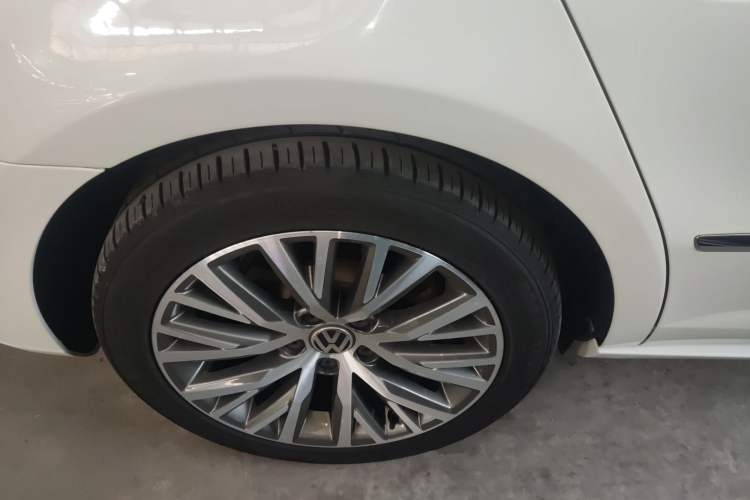 Used Volkswagen FAW-Volkswagen CC 2016 1.8TSI Luxury Model Right Rear Wheel Hub