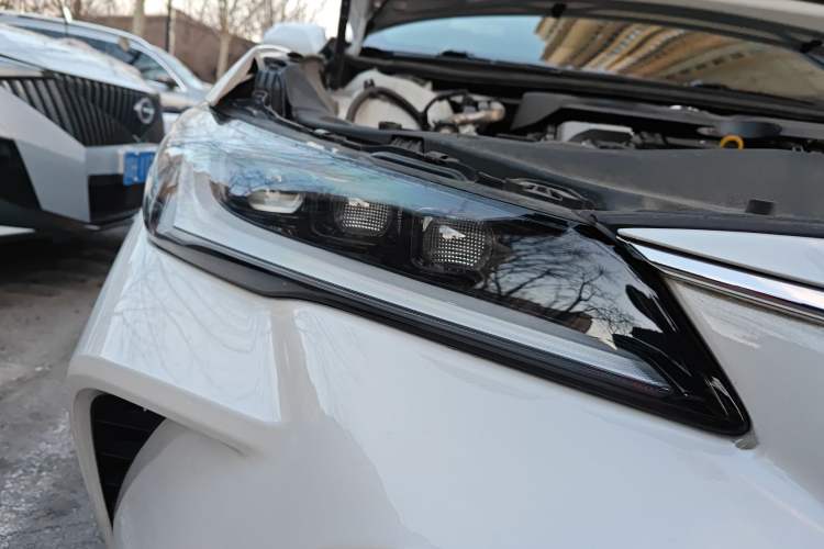 Used Toyota Avalon 2024 Dual-Motor 2.0L Luxury Edition