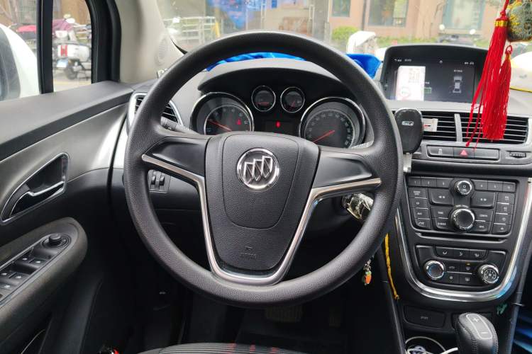 Used Buick Encore 2015 1.4T Automatic Two-Wheel Drive Urban Elite Version
