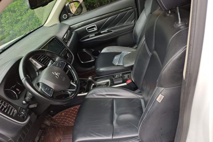 Used Mitsubishi Outlander 2020 2.0L Two-Wheel Drive Enjoyment Version 5 Seats
