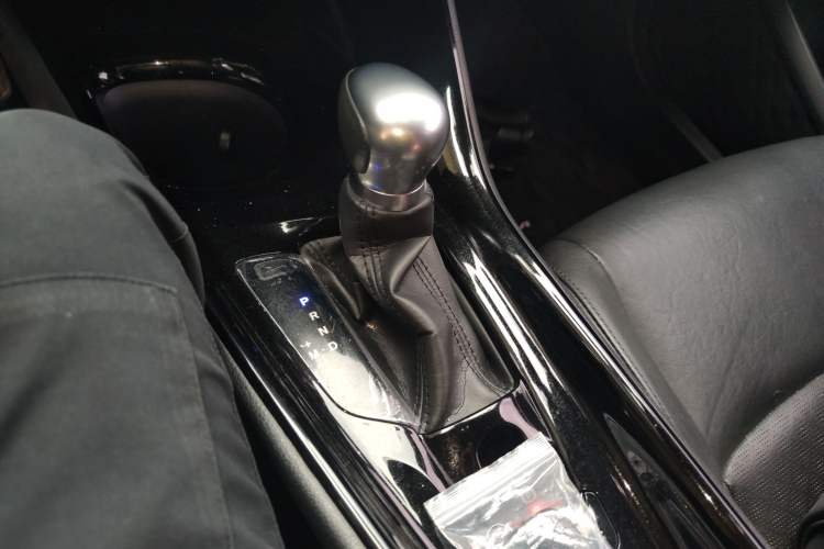 Used Toyota IZOA 2018 2.0L Yichi Version China VI Standard