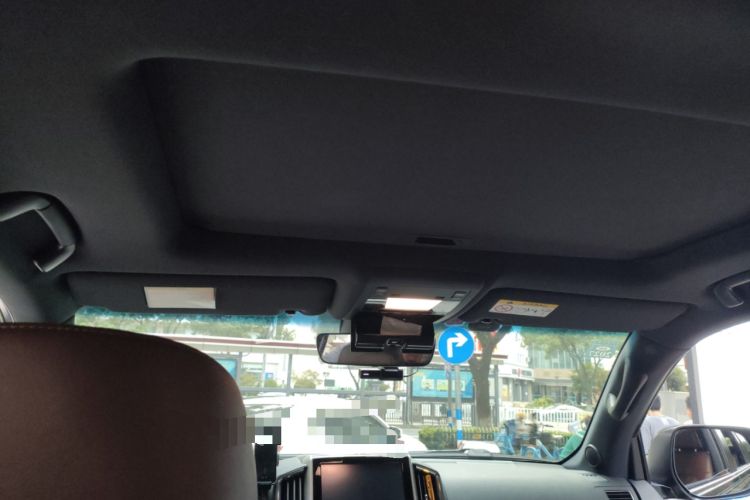 Used Toyota Land Cruiser 2018 5.7L VX-S 7-Seater Middle East Version Headliner