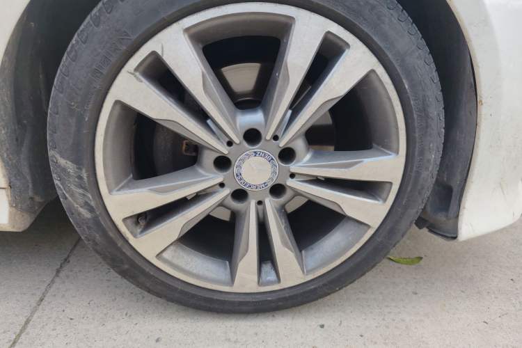 Used Mercedes-Benz E-Class 2015 E 260 L Sport & Fashion Model
