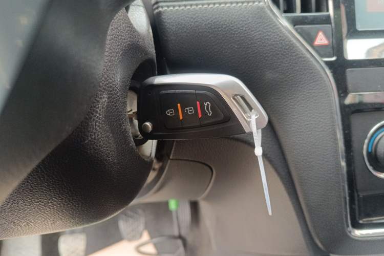 Used Roewe RX5 2018 20T Two-Wheel Drive Manual Flagship Edition