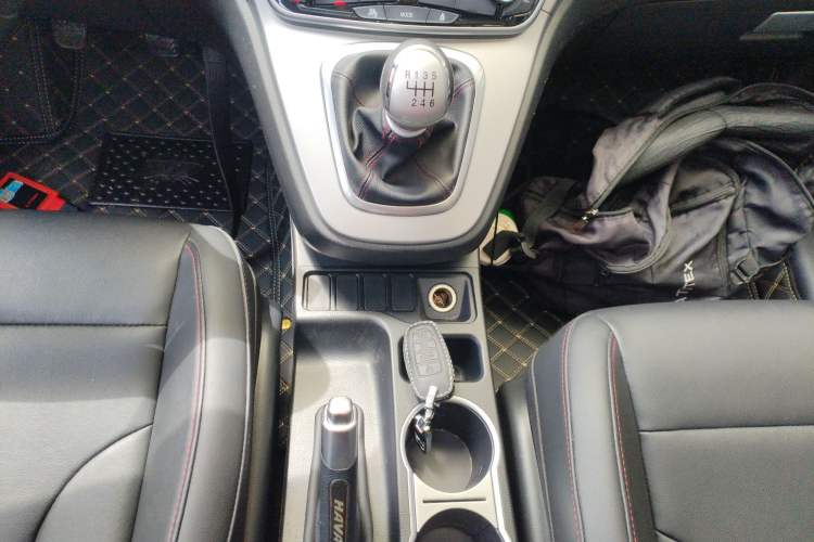Used Haval M6 2017 1.5T Manual Two-Wheel Drive Elite Model Gear Lever