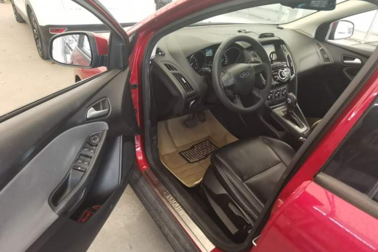 Used Ford Focus 2012 Hatchback 1.6L Automatic Comfort Model

