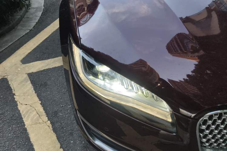 Used Lincoln MKZ 2017 2.0T Luxury Edition
