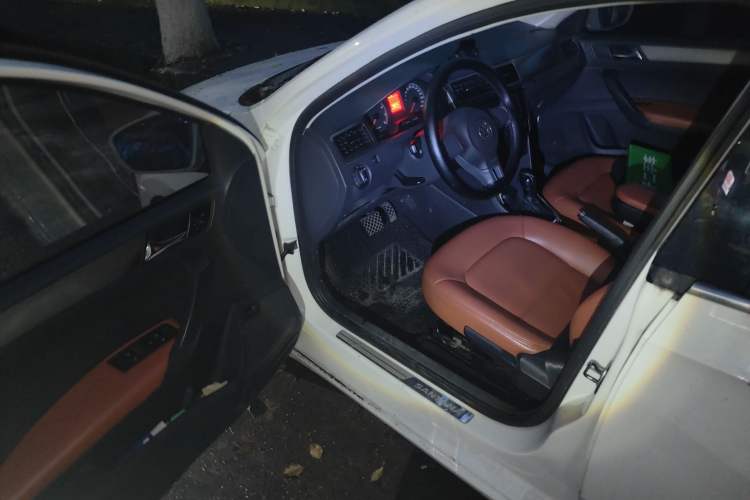 Used Volkswagen Santana 2013 1.6L Automatic Comfort Edition Driver Seat