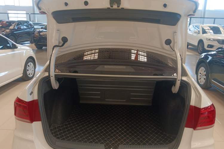 Used Volkswagen Santana 2021 1.5L Automatic Fashion Edition Trunk