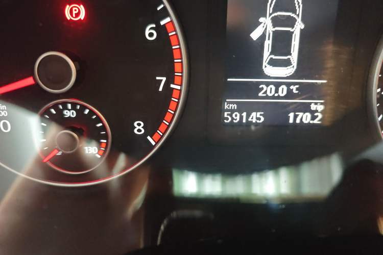 Used Volkswagen Sagitar 2012 1.4TSI Automatic Luxury Edition Odometer Close Up