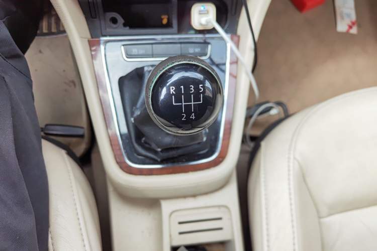 Used Volkswagen Lavida 2013 1.6L Manual Comfort Edition