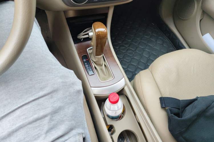 Used Nissan Sylphy 2009 1.6XE Automatic Comfort Edition Gear Lever