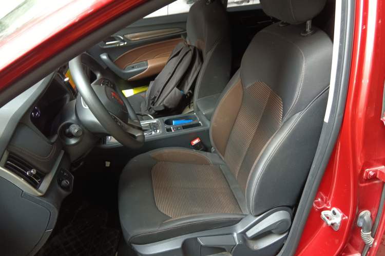 Used Roewe i6 2019 PLUS 1.6L CVT 4G Connected Luxury Deluxe Edition