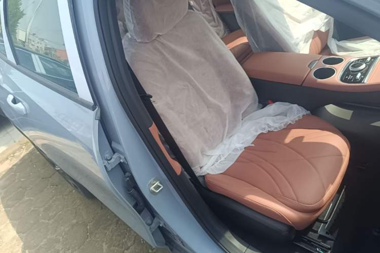 Used Geely Galaxy L6 2025 EM-i 140km Explorer+ Edition
