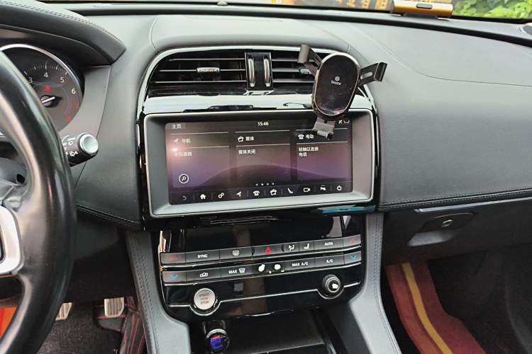 Used Jaguar F-PACE 2019 2.0T Four-Wheel Drive Urban Luxury Edition Audio And AC Panel