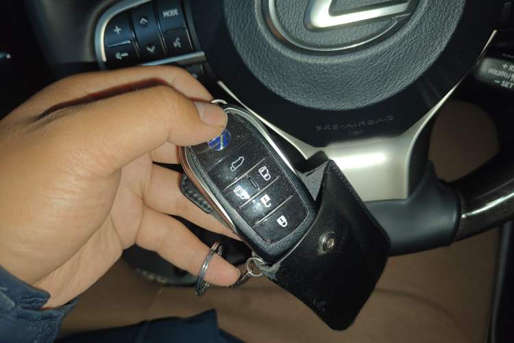 Used Lexus LM 2020 300h Seven-Seat Elegant Edition Vehicle Key