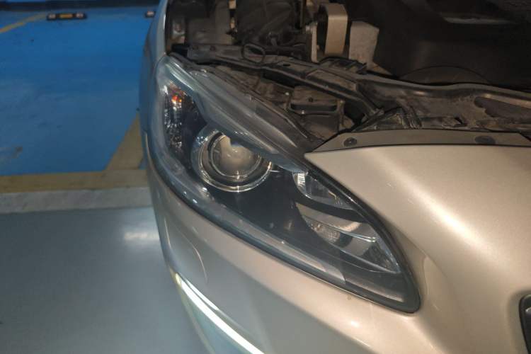 Used Volvo V60 2017 T4 Smart Edition China V Standard Right Front Headlight