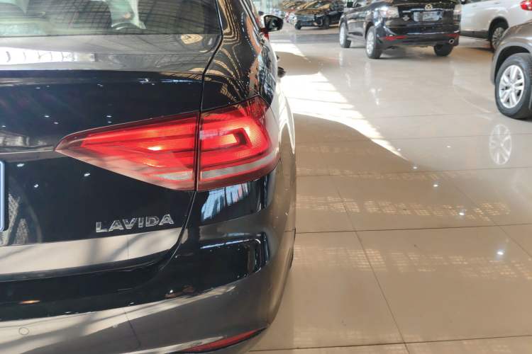 Used Volkswagen Lavida 2019 Lavida Start 1.5L Manual Fashion Edition China VI Standard
