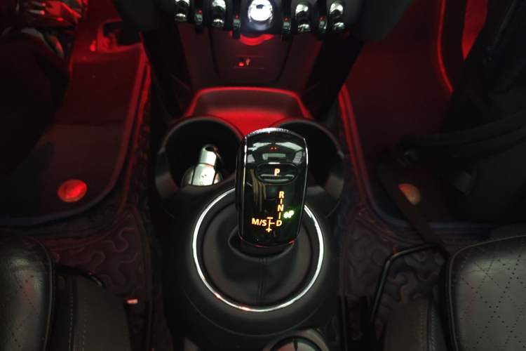 Used MINI MINI 2019 1.5T COOPER Artist Five-Door Edition