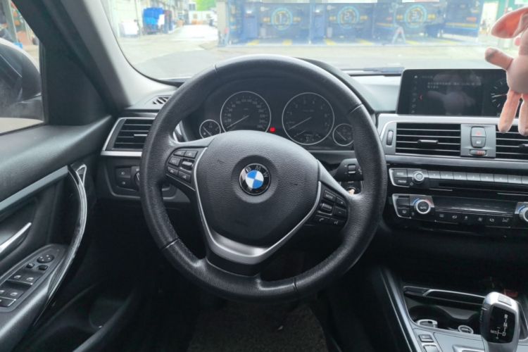 Used BMW 3 Series 2017 320Li Fashion Model Steering Wheel