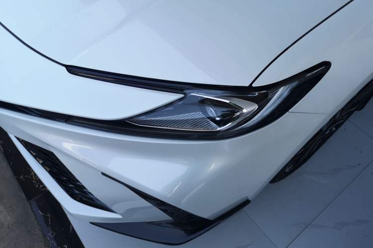 Used Toyota Camry 2026 Model Dual-Engine 2.0HSE Sport Lite Edition
