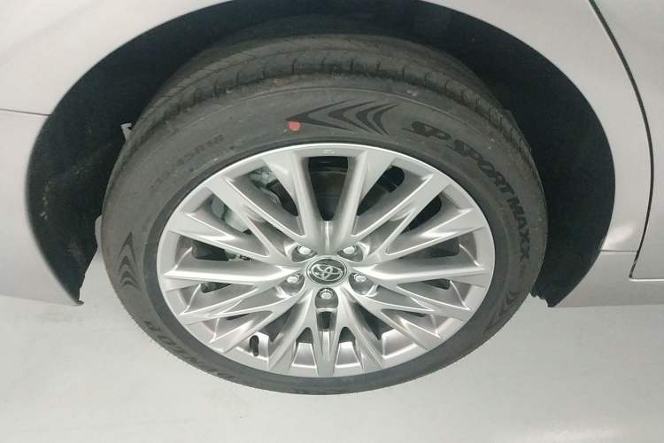 Used Toyota Avalon 2024 Dual-Engine 2.5L XLE Premium Edition