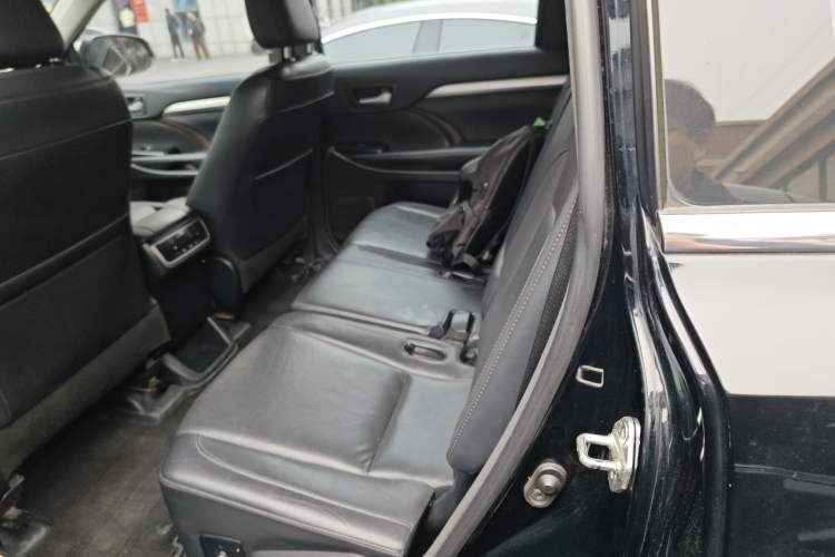 Used Toyota Highlander 2015 2.0T Four-Wheel Drive Luxury Edition 7-Seater Left Rear Seat