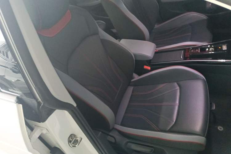 Used Volkswagen Lamando 2022 Lavida L 280TSI DSG Cool & Spicy Edition Right Front Seat