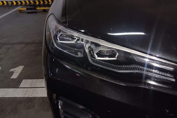 Used BMW X7 2019 xDrive40i Luxury Package with Leading Features