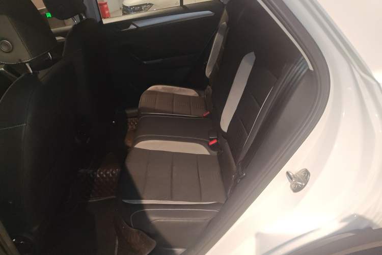 Used Volkswagen T-ROC 2020 230TSI DSG Two-Wheel Drive Advanced Version Left Rear Seat