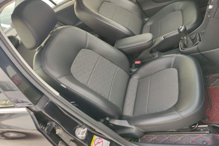 Used Volkswagen Santana 2015 1.6L Manual Comfort Edition Right Front Seat