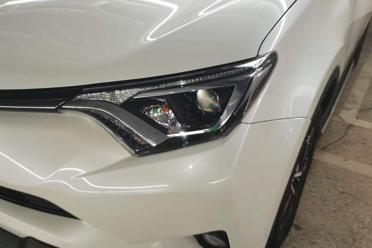 Used Toyota RAV4 2016 2.0L CVT Two-Wheel Drive Comfort Edition China V Standard