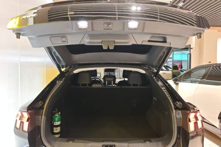 Used Ford Mustang Mach-E 2021 Chasing Wind All-Wheel-Drive Luxury Edition (Long-Range) Trunk