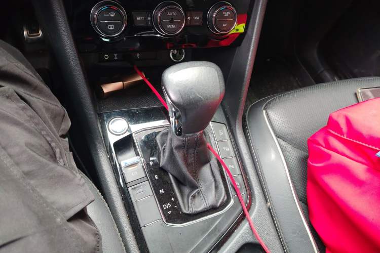 Used Volkswagen Tiguan L 2019 330TSI Automatic Two-Wheel Drive R-Line Flagship Edition China V Standard