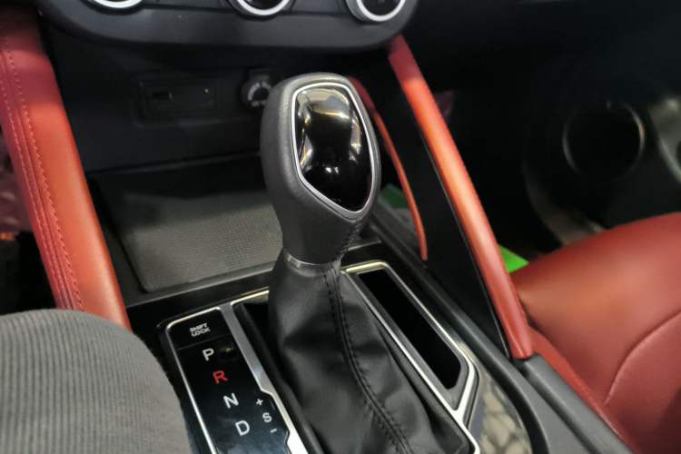 Used Dongfeng Fengon 500 2021 1.5L CVT Enjoyment Version Gear Lever